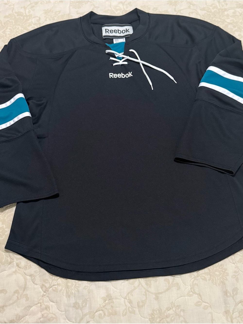 Reebok Hockey Jersey Men’s Size M Black Practice Mesh Long Sleeve Top #24
